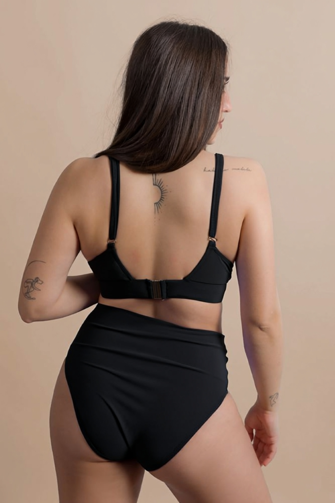 16 A GINA TOBAGO NERO PAIN DE SUCRE