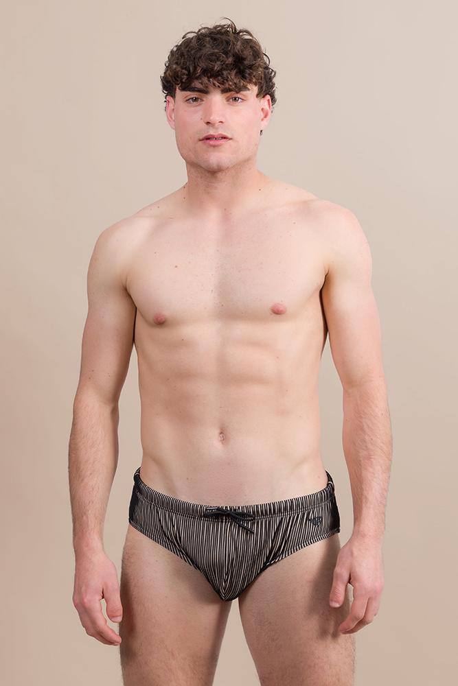 13 EM000685 AF20445 F1039 EMPORIO ARMANI 